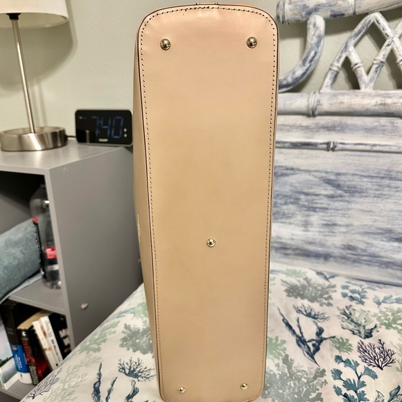 Boldrini large tote. New with tag comes with a designer scarf if u spend $400. - Picture 6 of 13